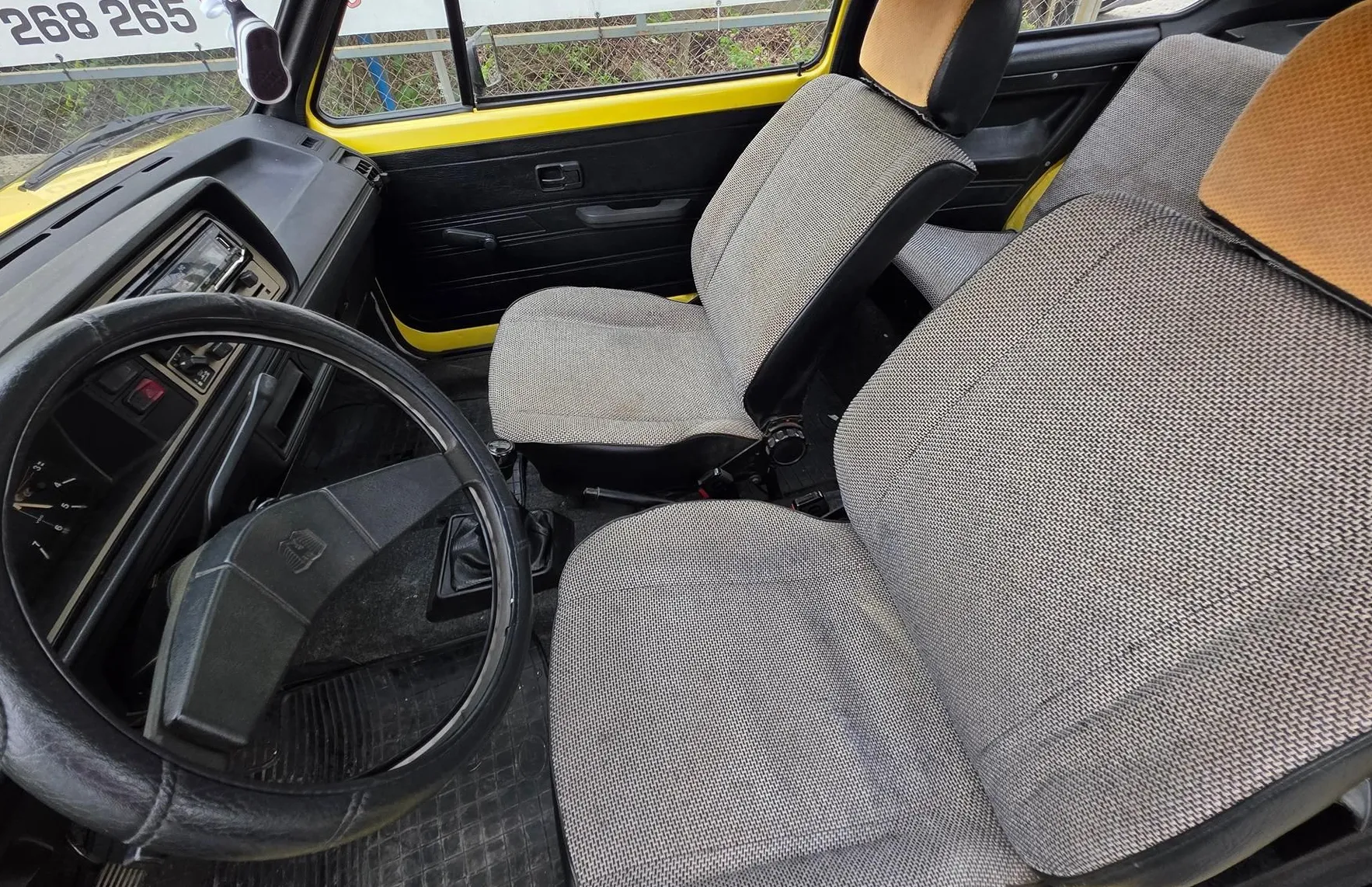 Zunanja slika - Volkswagen Golf - 1.3 GL OBNOVLJEN KOT NOV - 11