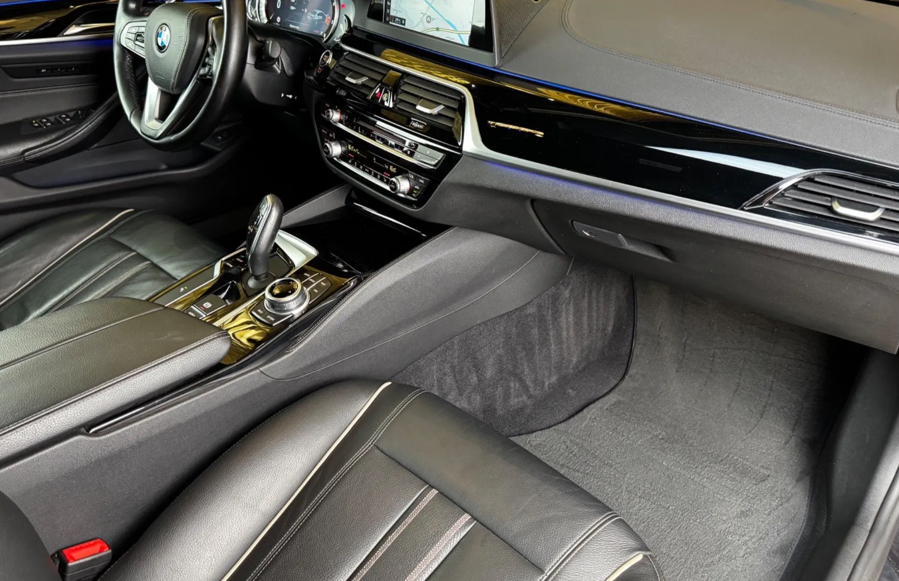 Zunanja slika - BMW Serija 5 - : 520d xDrive AUT.-LUXURY-LED-MEMORY-HEADUP - 16