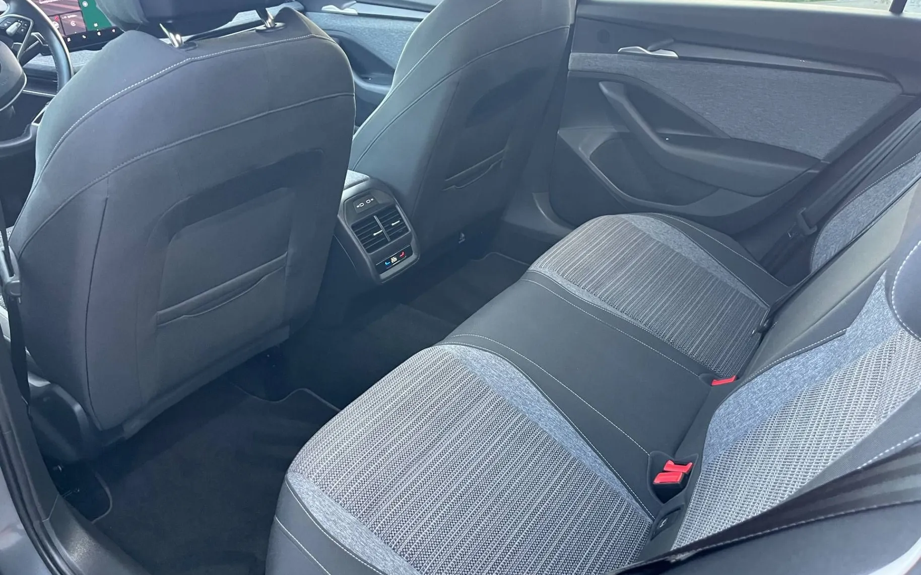 Notranja slika - Škoda Superb - Combi 1.5 TSI mHEV Selection DSG-1 LASTNIK-ALU-KAM - 12