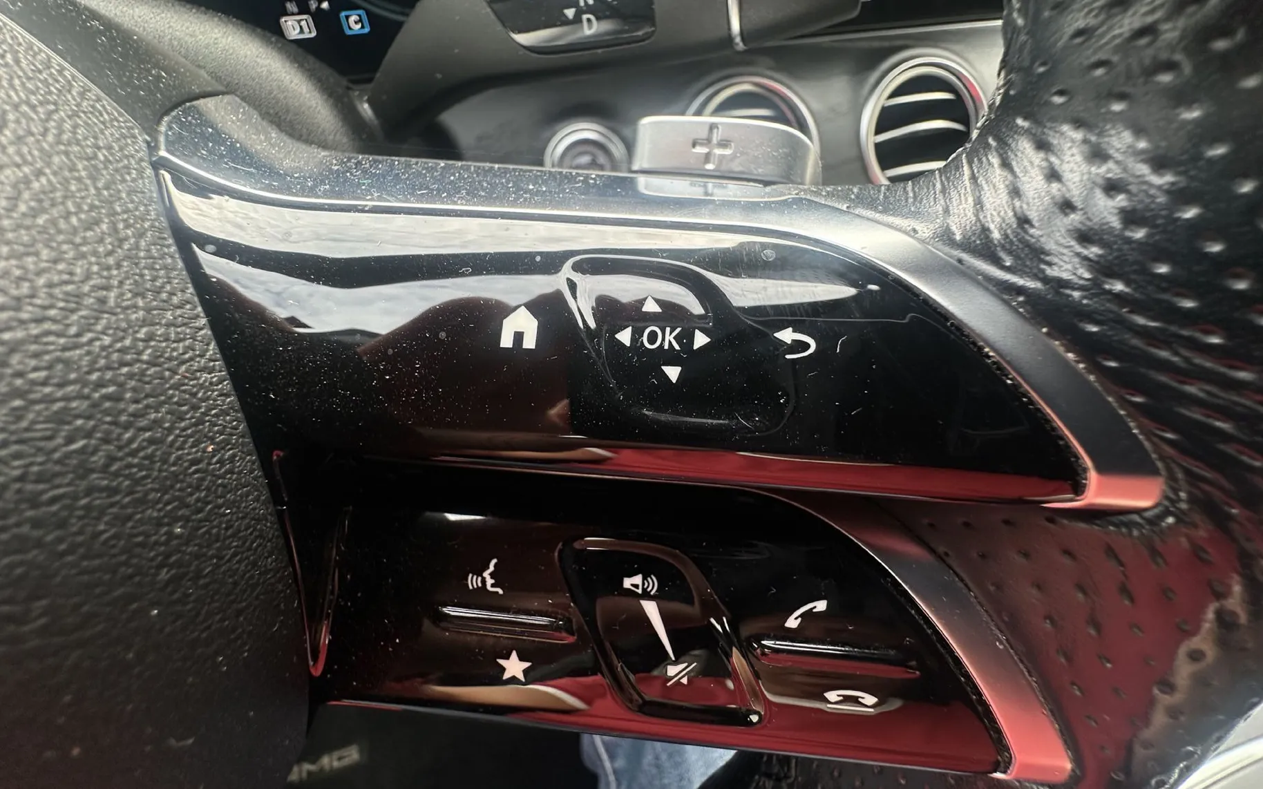 Notranja slika - Mercedes-Benz E-Razred - E 220 d T AMG Line Avt.USNJE.KAMERA.LED.NAVI.KLJUK - 19