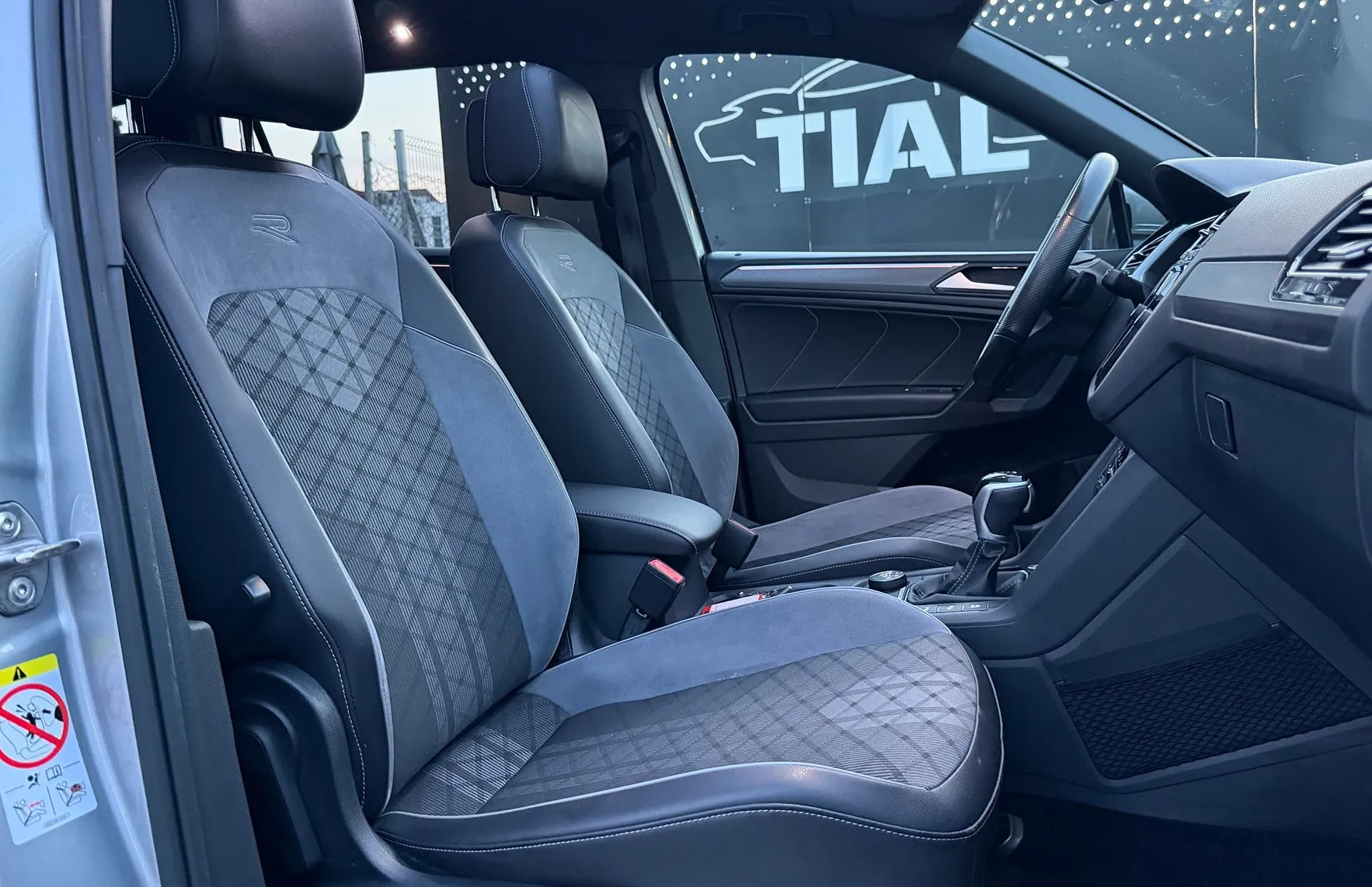 Zunanja slika - Volkswagen Tiguan Allspace - 4motion-2.0 TDI-R-Line-DSG-PANO-MRTVI KOTI-VIRTUA - 14