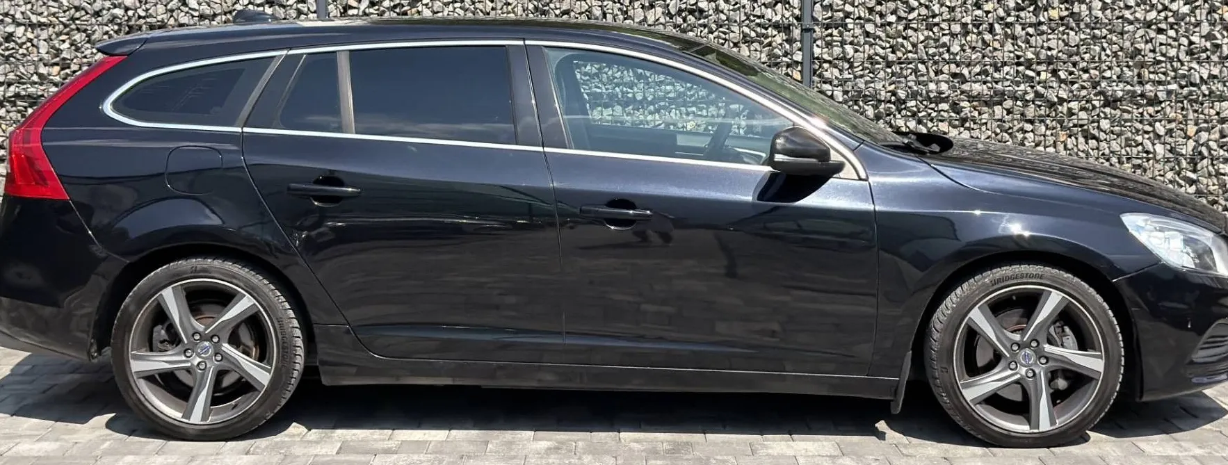 Zunanja slika - Volvo V60 - D5 AWD Geartronic |MEMORY|WEBASTO|GR. SED.| - 8