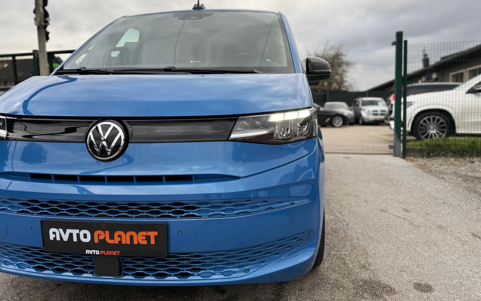 Zunanja slika - Volkswagen Multivan - T7 L2 2.0 TSI AUT. 1.LASTNIK IQ LED 7 SED. KAMERA - 9