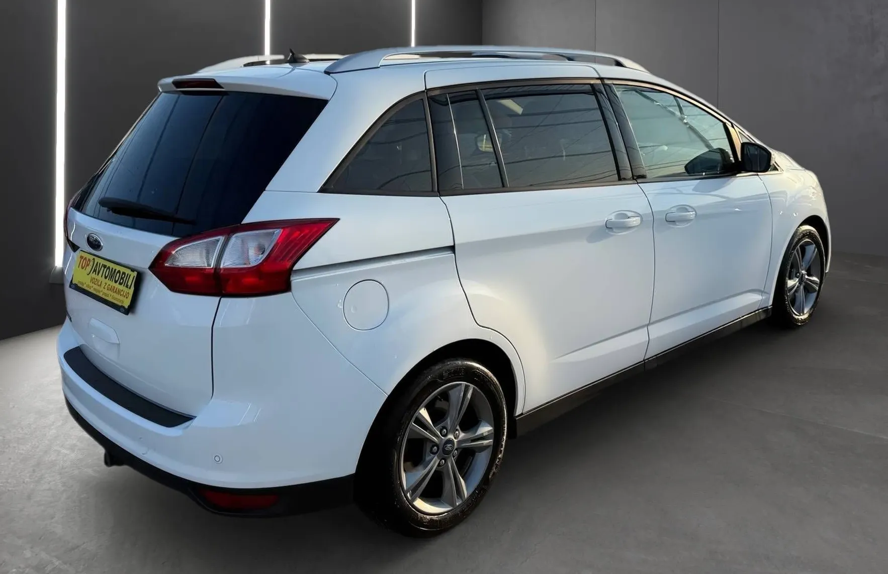 Zunanja slika - Ford Grand C-Max - 1.5 TDCi 1.LASNTIK SLO AVTO NAVI PDC - 5