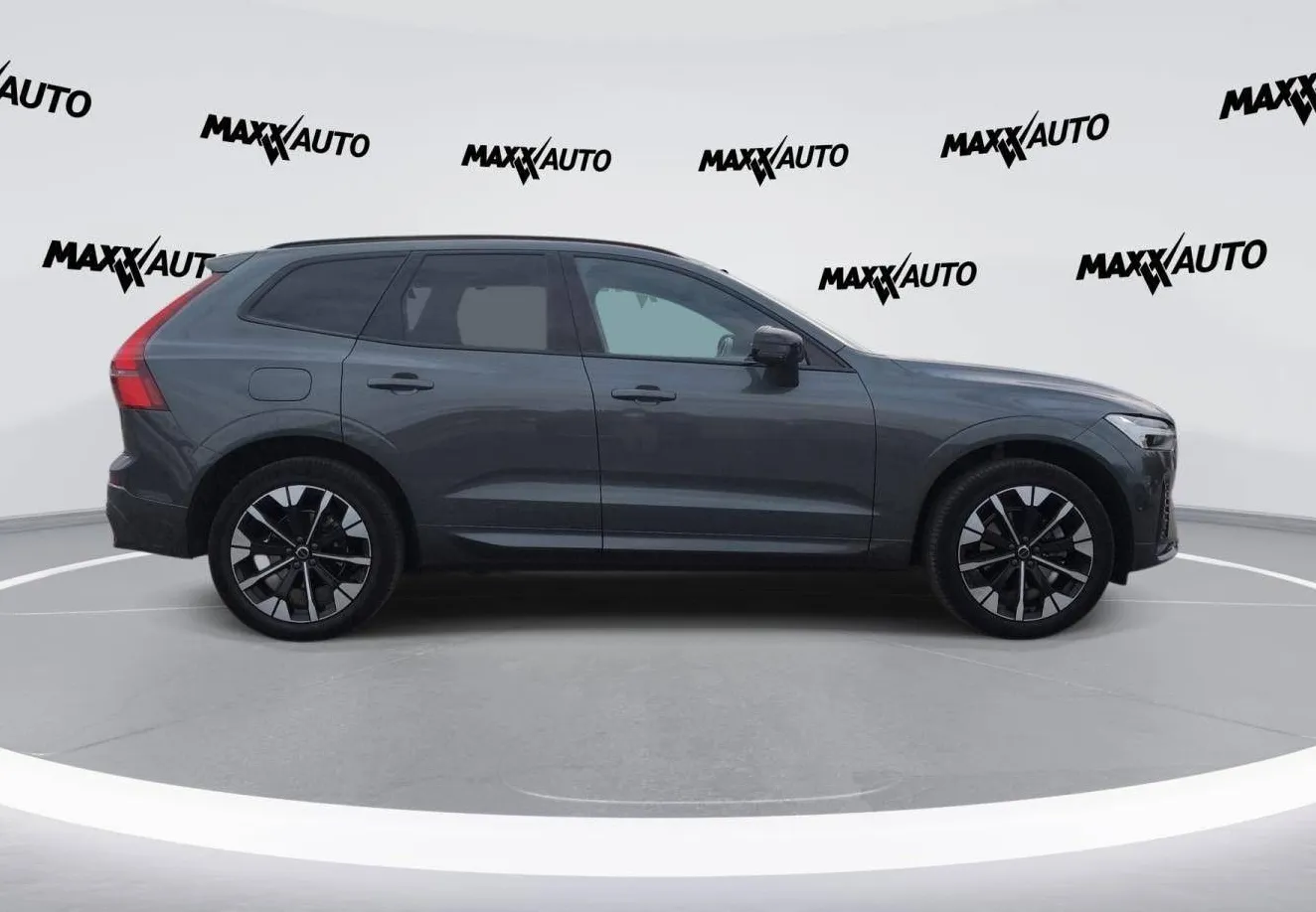 Zunanja slika - Volvo XC60 - B5P AWD Plus Dark Avt. - 6
