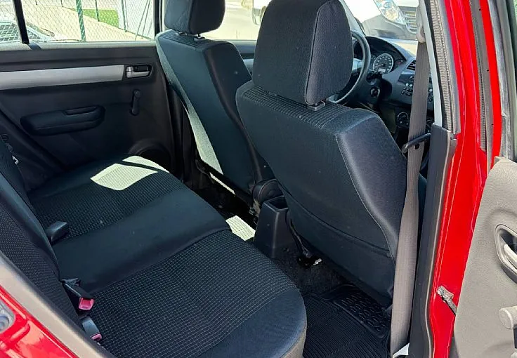Zunanja slika - Suzuki Swift - 1.3 GLX ZELO LEPO OHRANJENO - 11