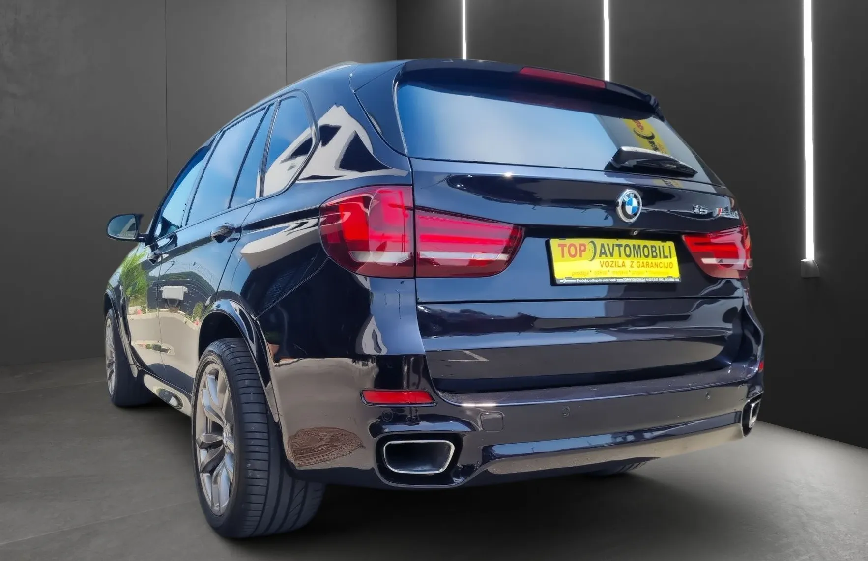 Zunanja slika - BMW X5 - serija : M50d M PAKET FULL LED NAVI PDC KAMERA TEM TOP... - 4