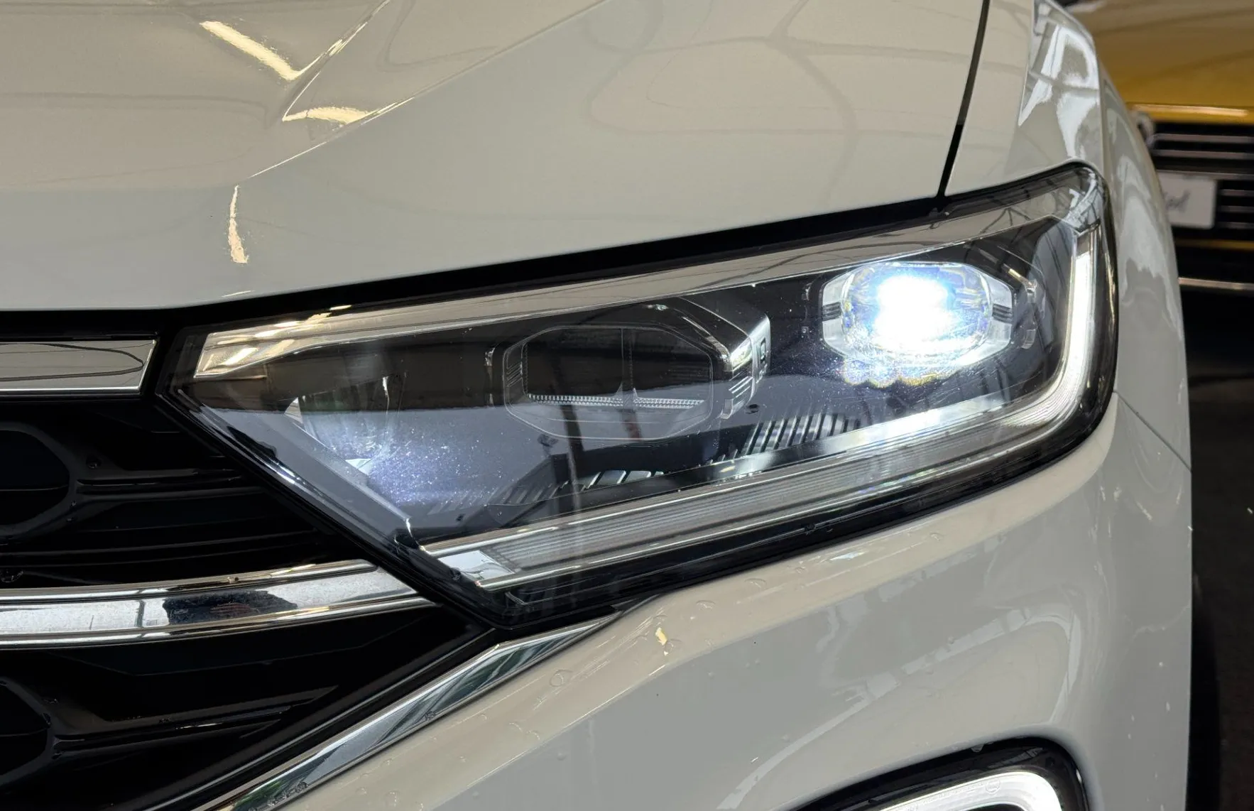 Zunanja slika - Volkswagen T-Roc - Style 2.0 TDI BMT DSG LED-KAMERA-NAVI-KEYLESS - 3