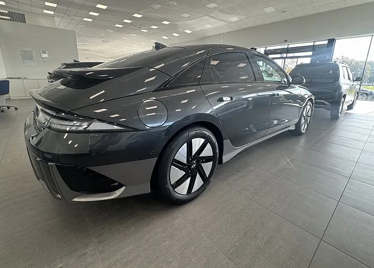 Zunanja slika - Hyundai Ioniq 6 - 168 kW IMPRESSION   77.4 kWh RWD - 7