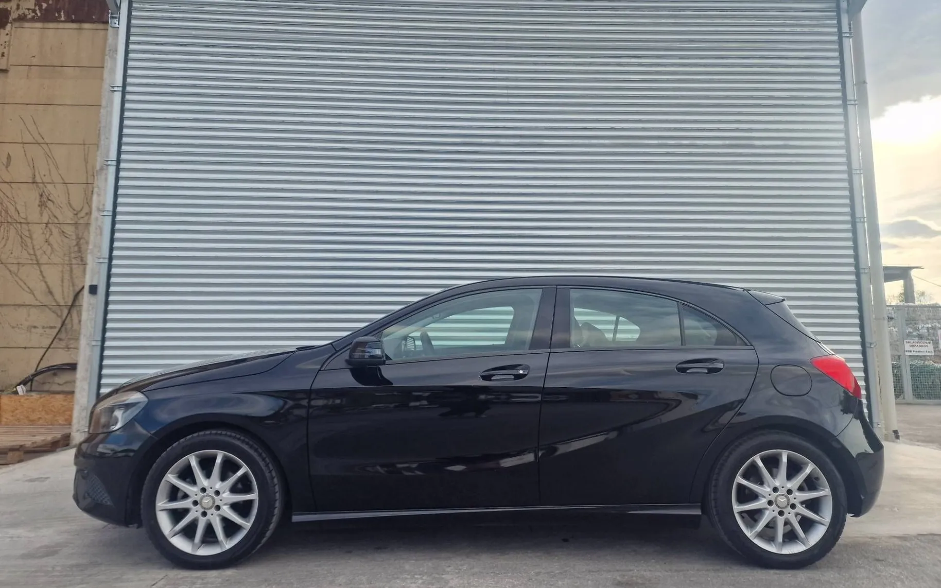 Notranja slika - Mercedes-Benz A-Razred - A 180 CDI 1.LASTNIK KOT NOV SERVISIRAN NA MERC... - 7