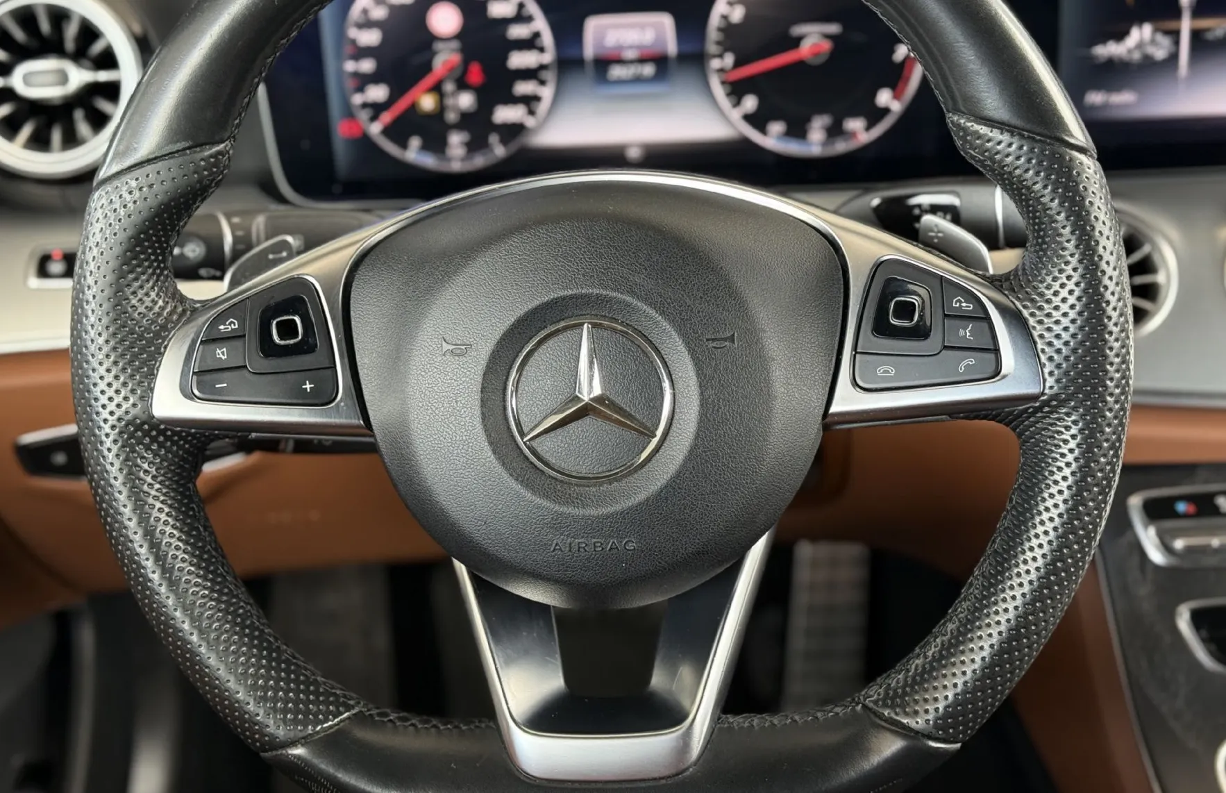 Zunanja slika - Mercedes-Benz E-Razred - E Coupe 300 AMG Line - 10