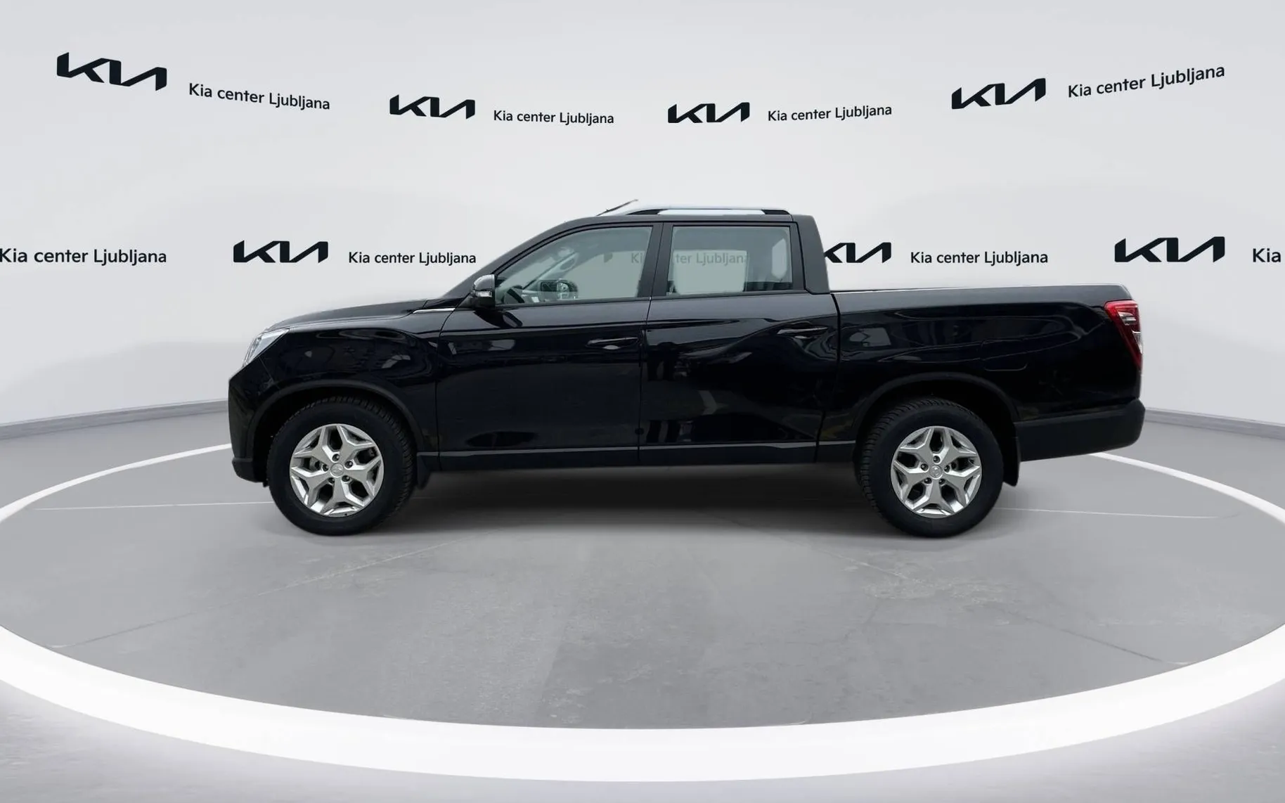 Notranja slika - SsangYong Musso - Grand 2.2 XDi Ultimate 4WD AT... - 8