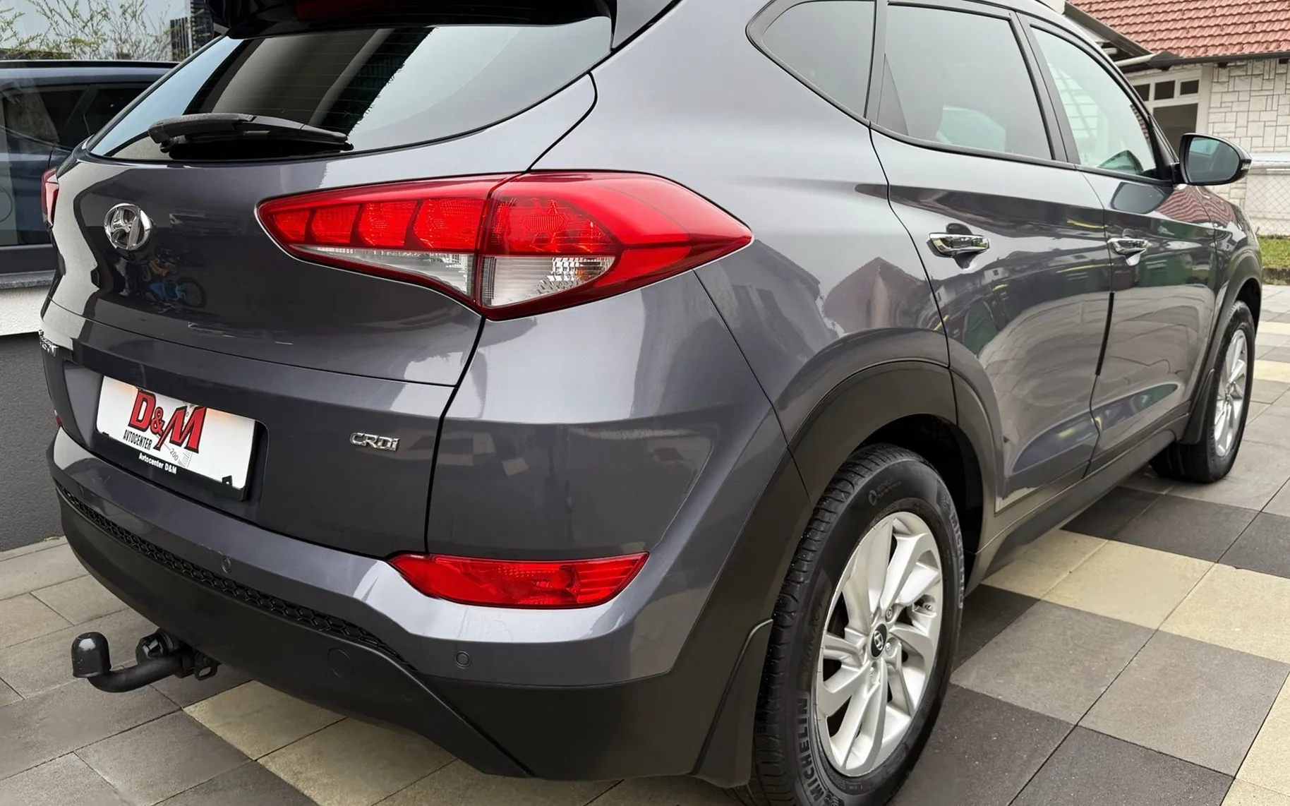Zunanja slika - Hyundai Tucson - 1.7 CRDI|P4NORAMA|KAMERA|VLEČNA KLJUKA|17COL - 6