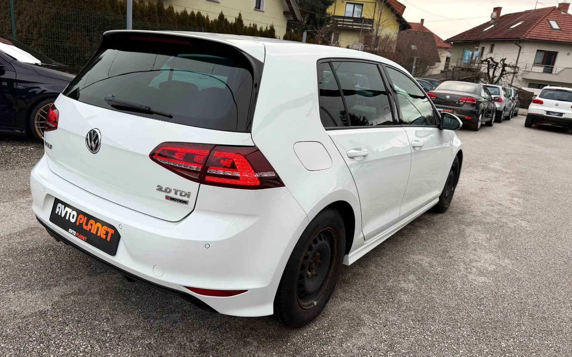 Zunanja slika - Volkswagen Golf - 2.0 TDI 4MOTION R-LiNE SLO.VOZILO LED XENON - 5