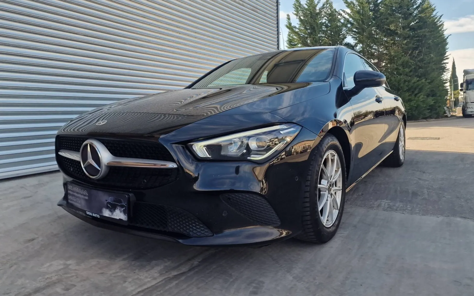 Zunanja slika - Mercedes-Benz CLA Shooting Brake - 180 d POLOG 1500 REDNO SERVISIRAN - 1