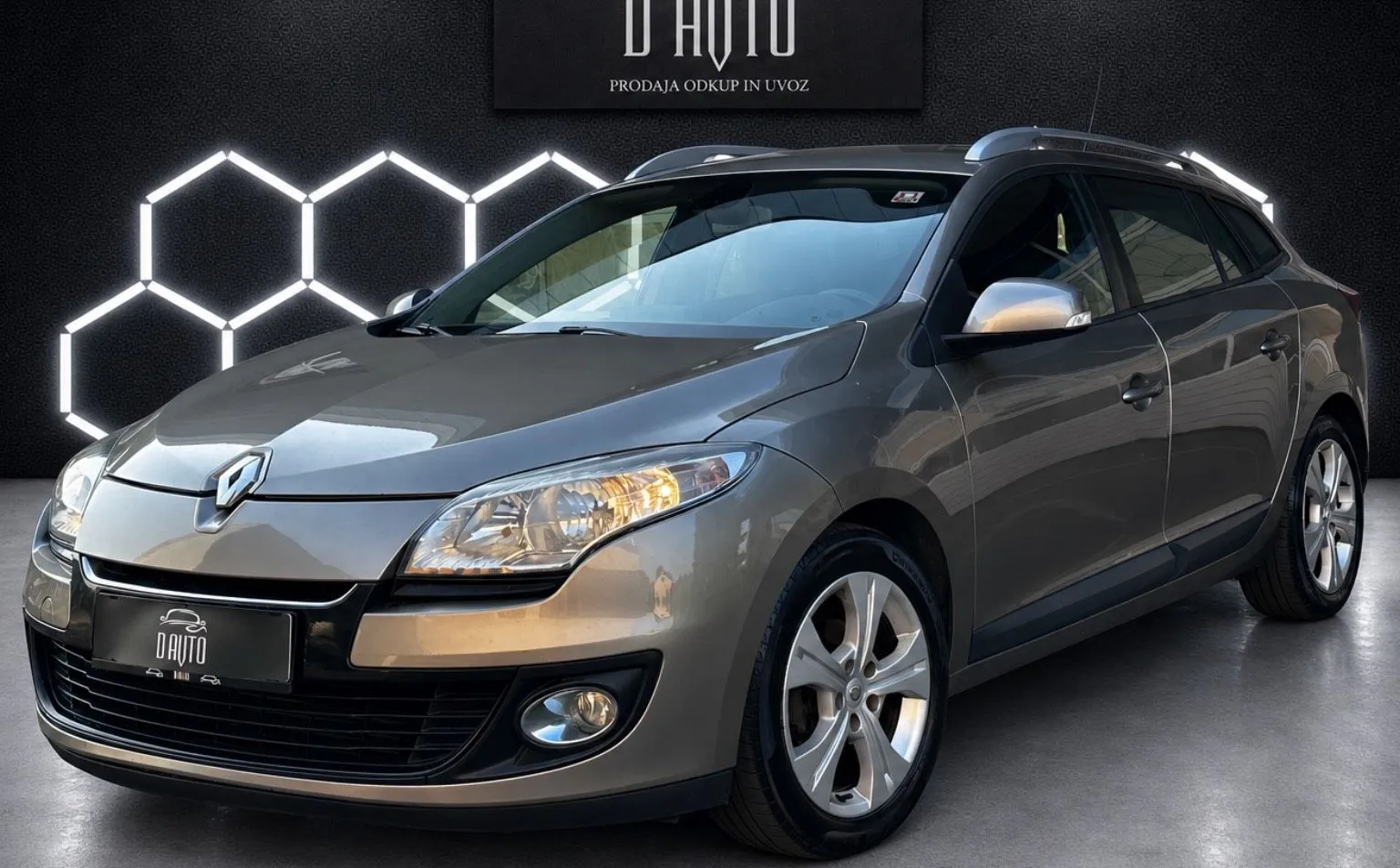Zunanja slika - Renault Megane - Grandtour 1.5 dCi NAVI+TEMPOMAT+PDC... - 1