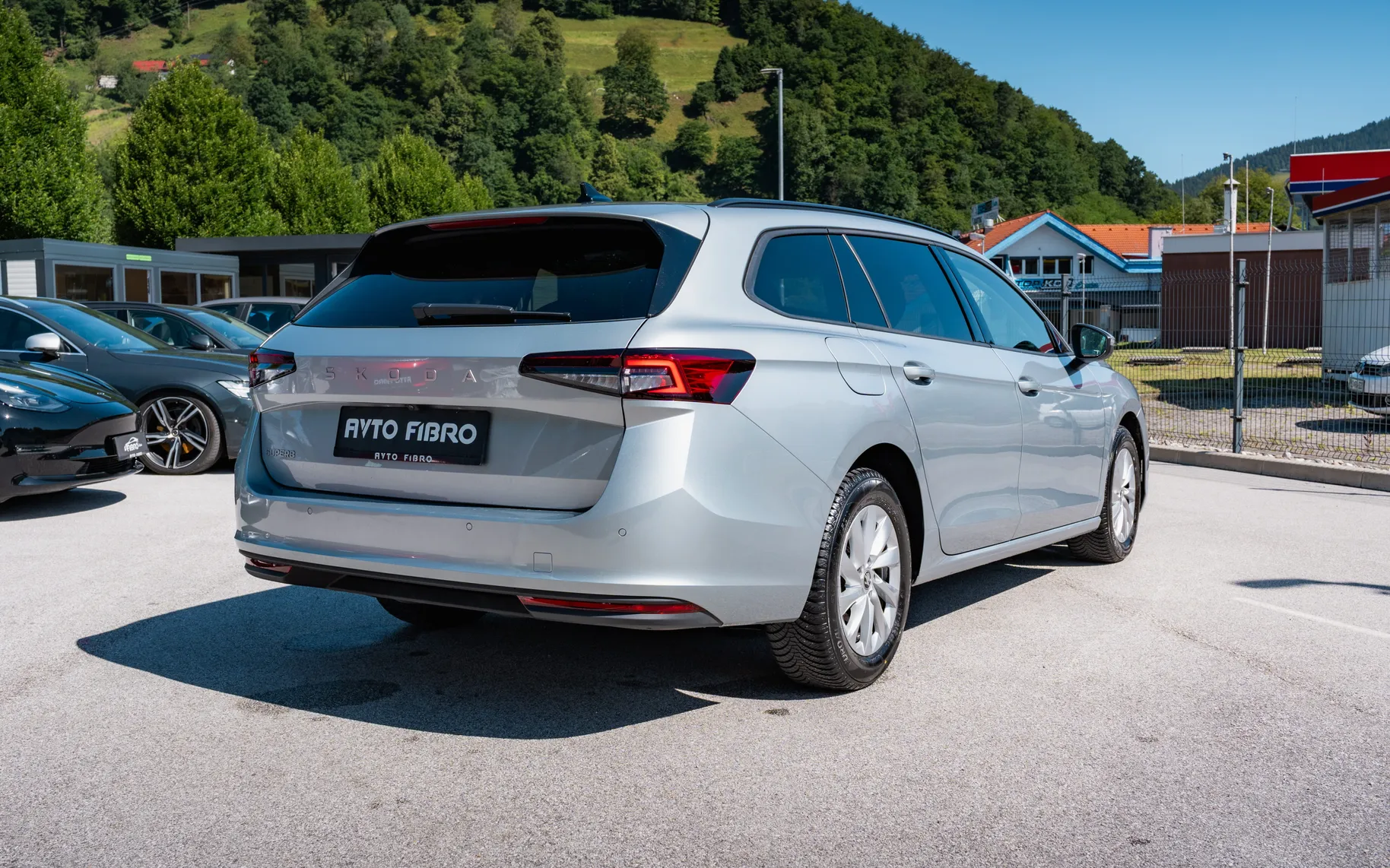 Zunanja slika - Škoda Superb - Combi 2.0 TDI AUT. - 4