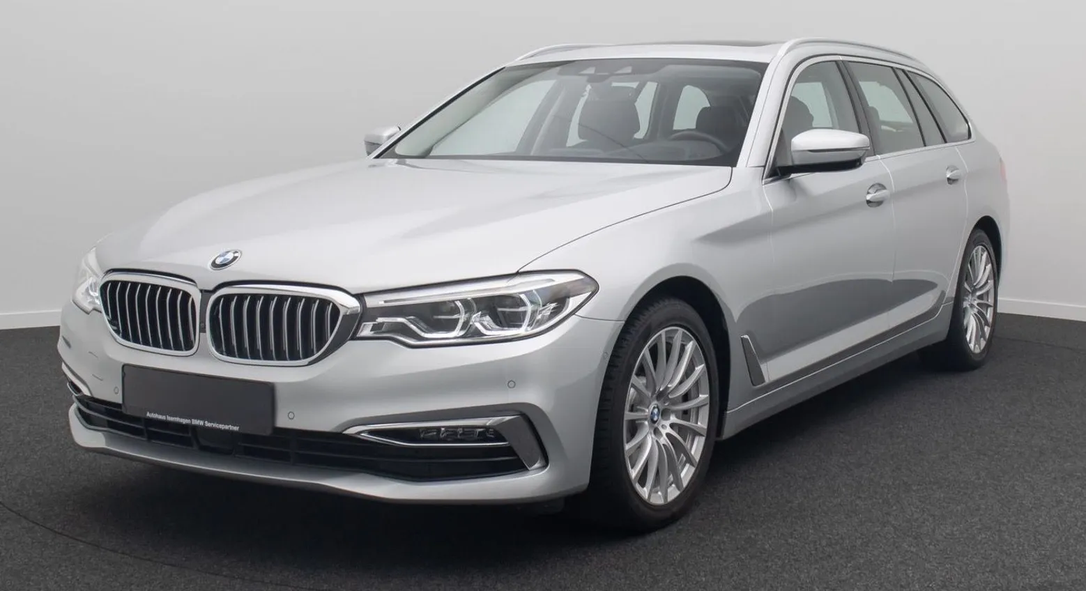 Zunanja slika - BMW Serija 5 - Touring: 520i FULL LED RADAR KEYLESS PANORAMA HEAD-UP KA - 1