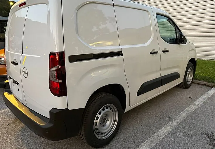 Zunanja slika - Opel Combo - L1 1.5 - 4