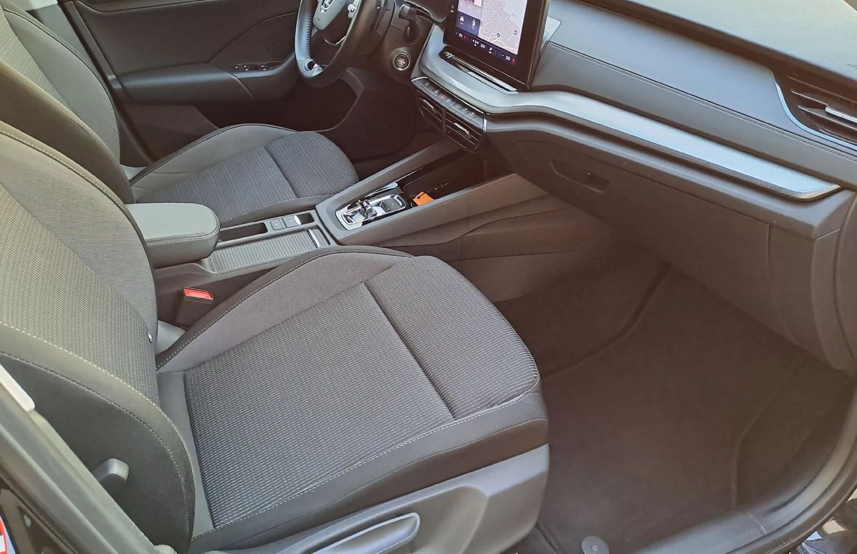 Zunanja slika - Škoda Octavia - 2.0 TDI Ambition DSG 110 kW - 6