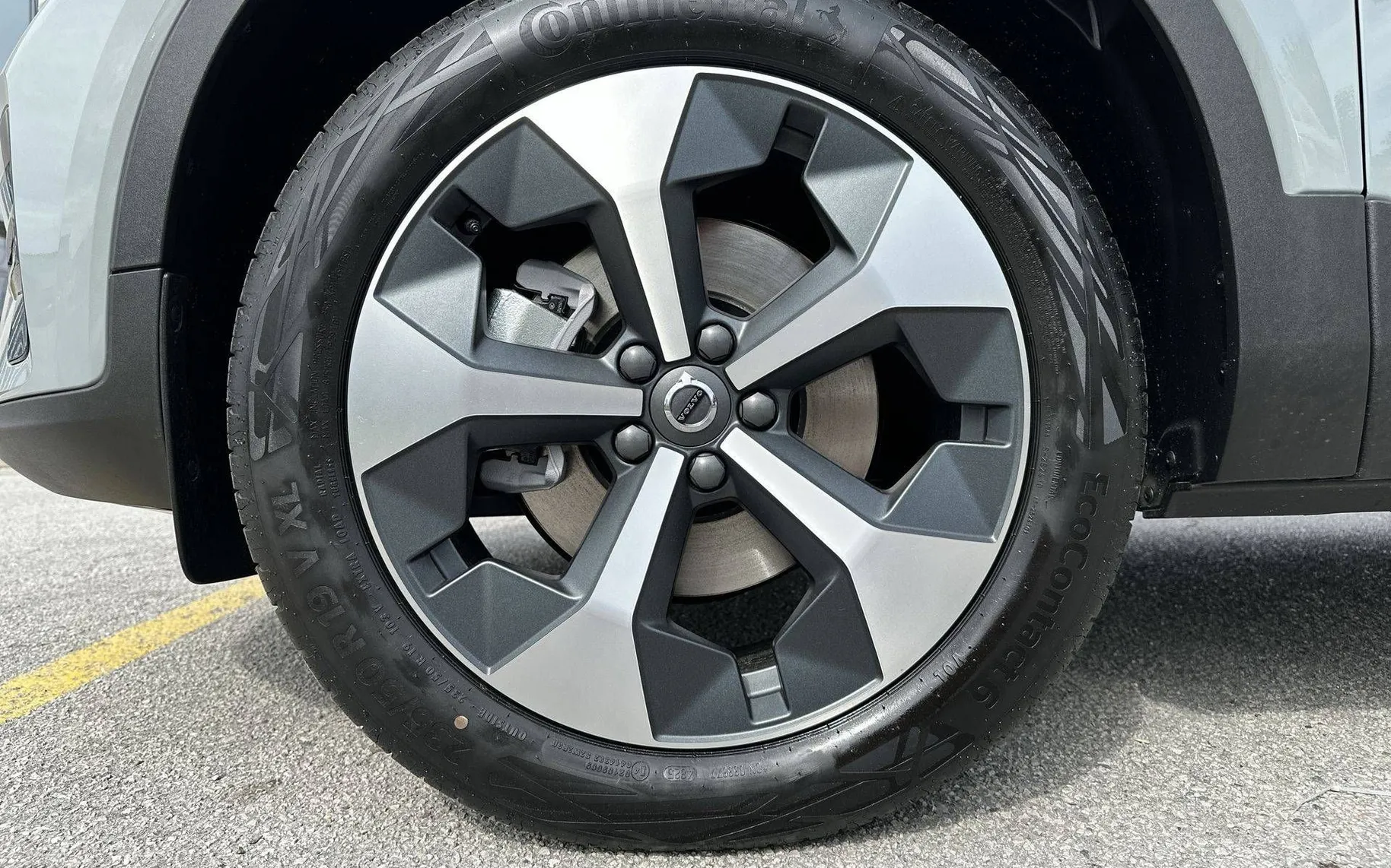 Notranja slika - Volvo XC40 - B3P Plus Dark Avt - 9