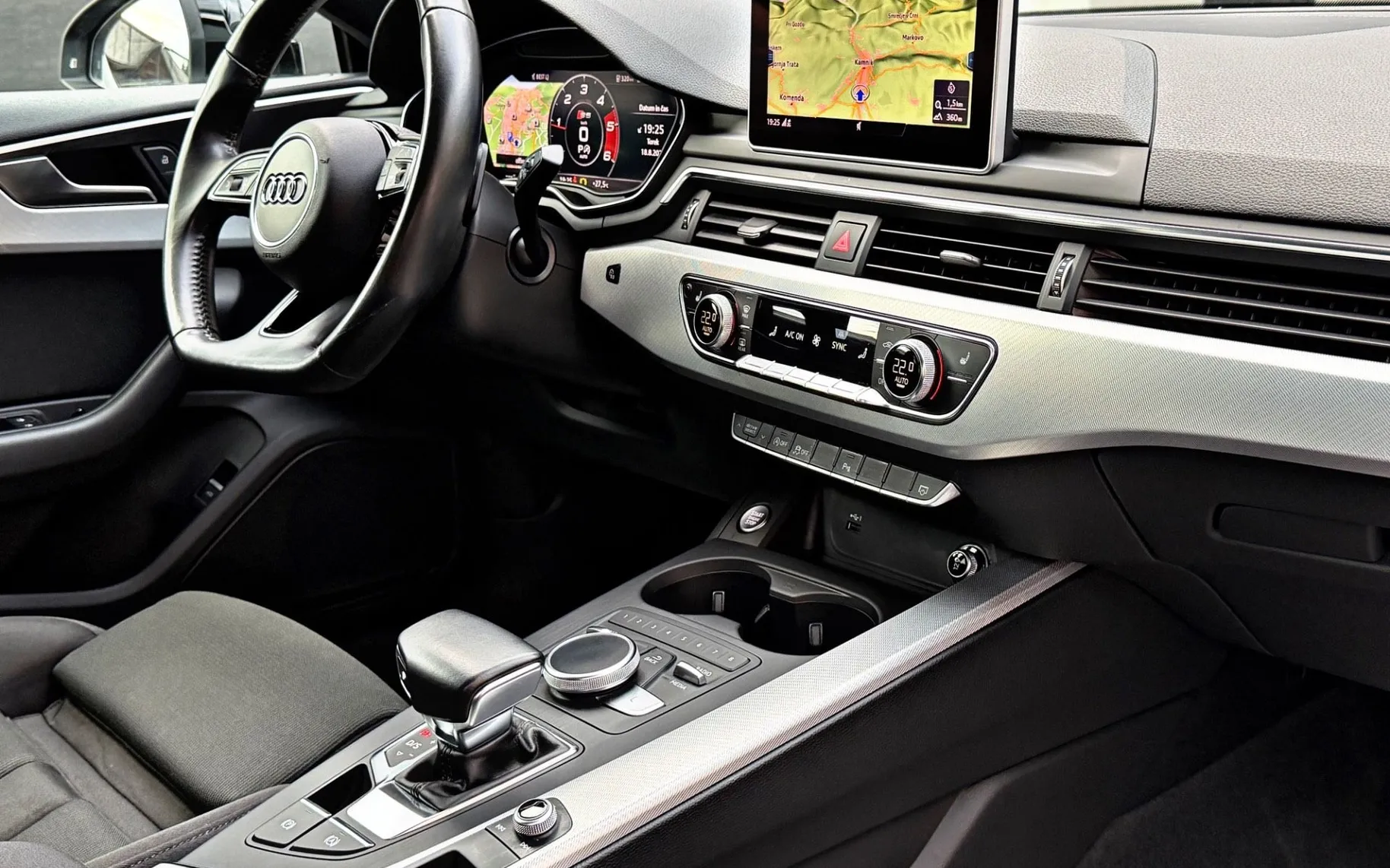 Notranja slika - Audi A5 Sportback - 2.0 TDI S TRONIC•140KW•S LINE•VIRTUAL•MATRIX•ACC•. - 12