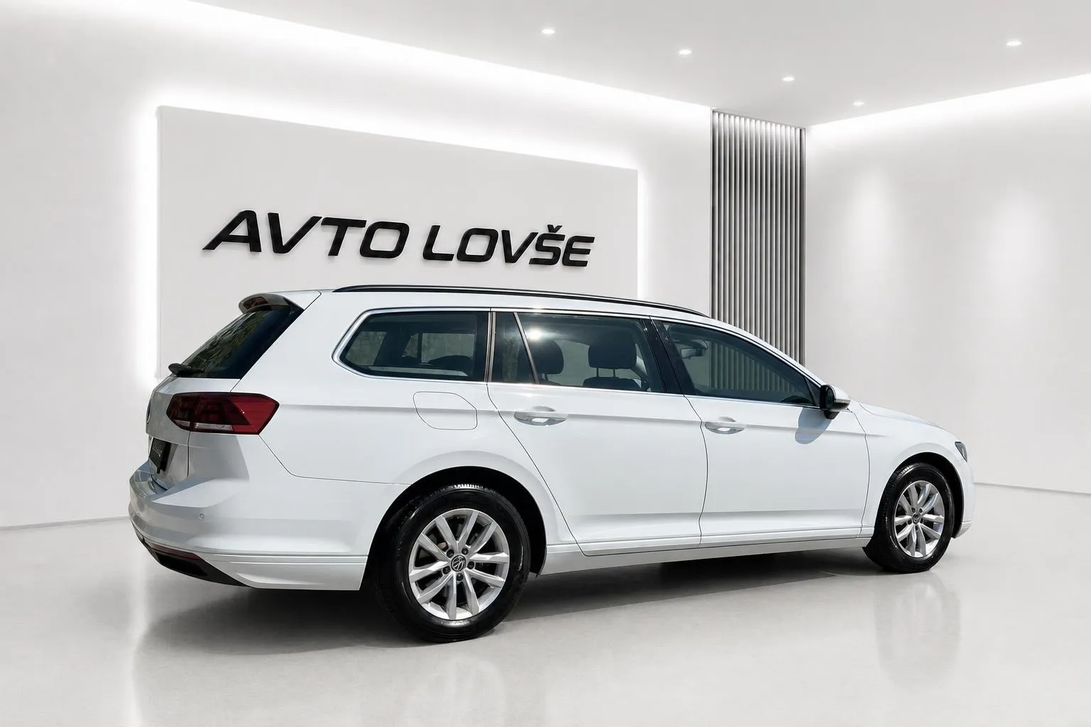 Zunanja slika - Volkswagen Passat Variant - 2.0 TDI BMT  DSG-SLO-1 LASTNIK-VIRTUAL-LED-RADAR.. - 4