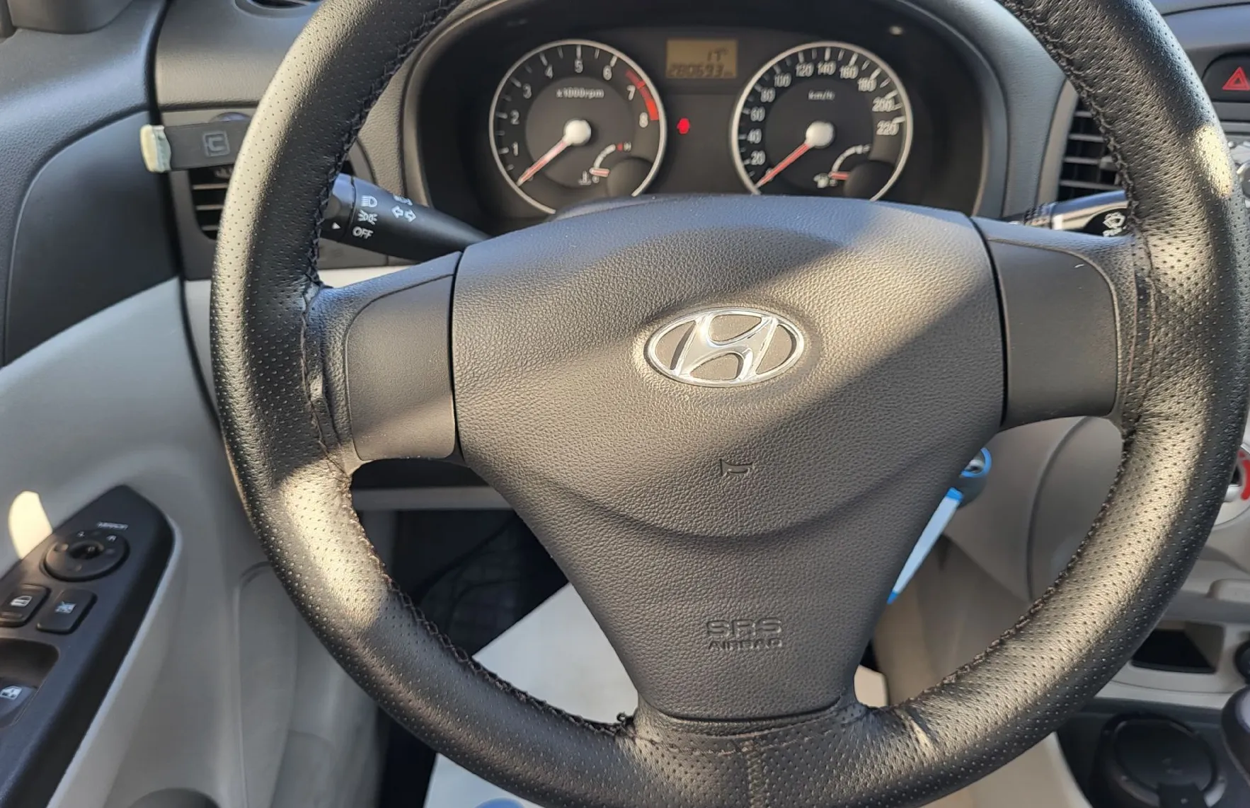 Zunanja slika - Hyundai Accent - 1.4 GL TOP-K slo-1last-alu-pdc-ac-servisiran - 8