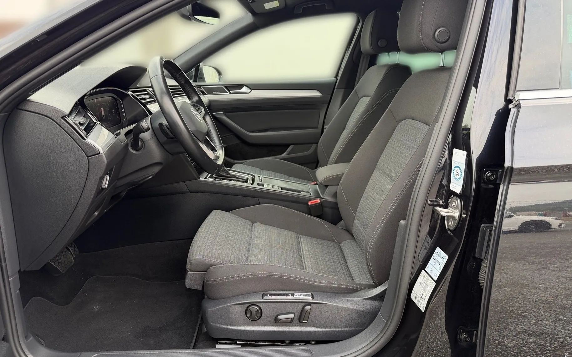 Notranja slika - Volkswagen Passat Variant - 2.0 TDI BMT SCR Business DSG-Vlečna kljuka-Kamera - 7