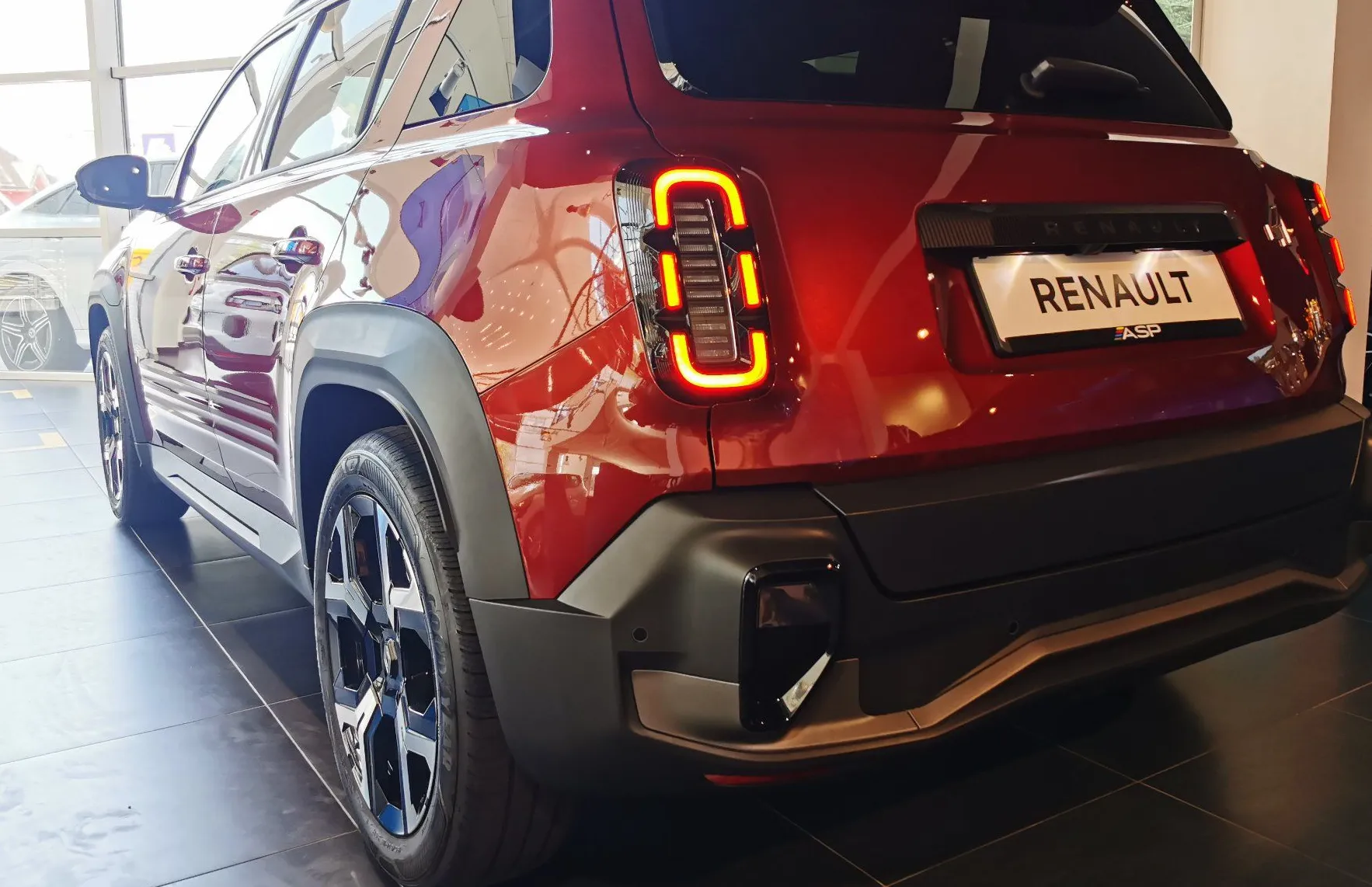 Zunanja slika - Renault 4 E-tech - Techno 150 Comfort Range - 4