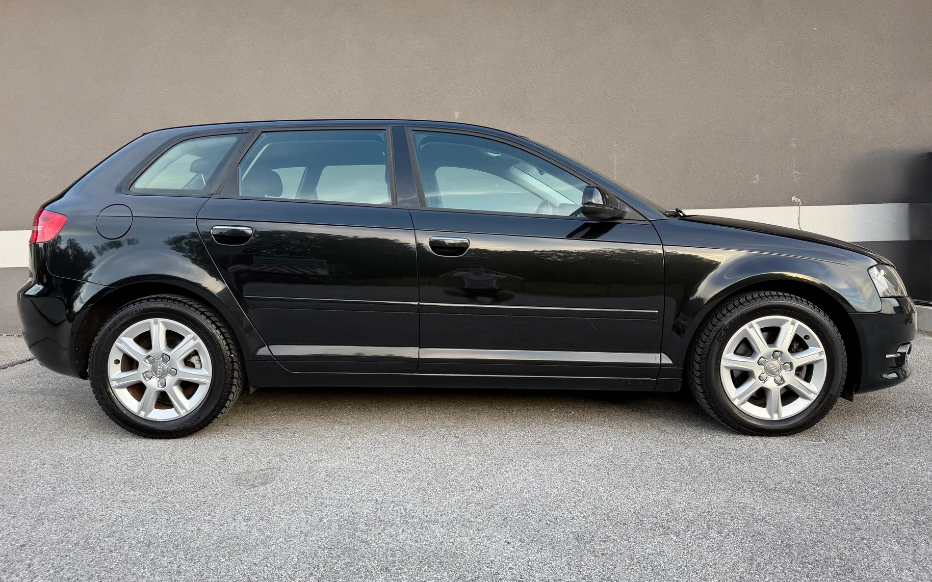 Zunanja slika - Audi A3 - Ambiente 2.0 TDI S-tronic F1 2.LASTNIK ALU 16. - 17
