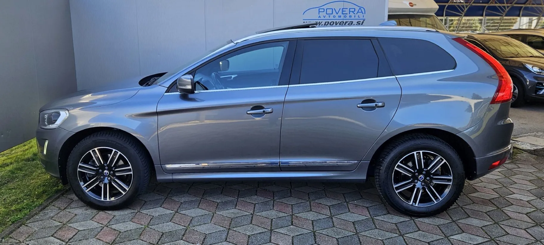 Zunanja slika - Volvo XC60 - D4 AUT. SIGNATURE +Xenon+ACC+Kamera +Pano+Usnje... - 5