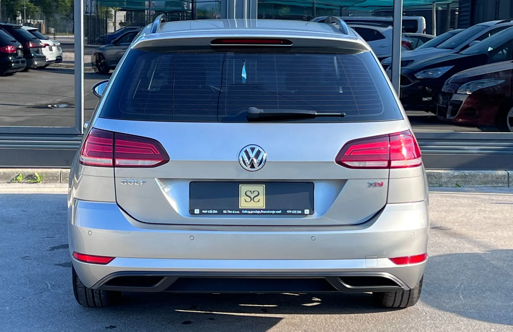 Zunanja slika - Volkswagen Golf - Variant 1.6 TDI Trendline 85 115  Park Klima Velik servis - 6