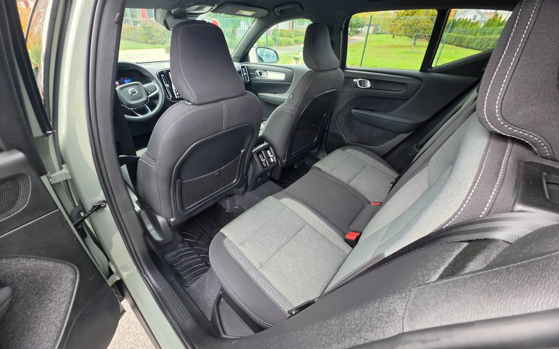 Notranja slika - Volvo XC40 - PLUS DARK AT |VIRTUAL|HARMAN|MEMORY|KAMERA|KLJUKA - 10