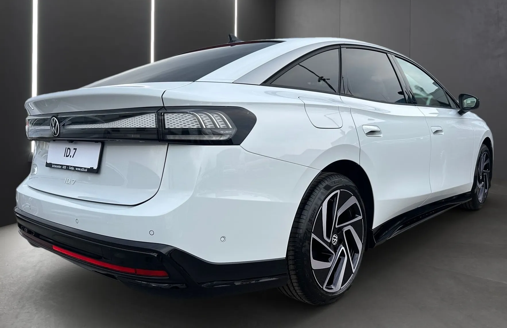 Zunanja slika - VW ID.7 - 77kWh Pro 4ALL Limited 210kW - 3