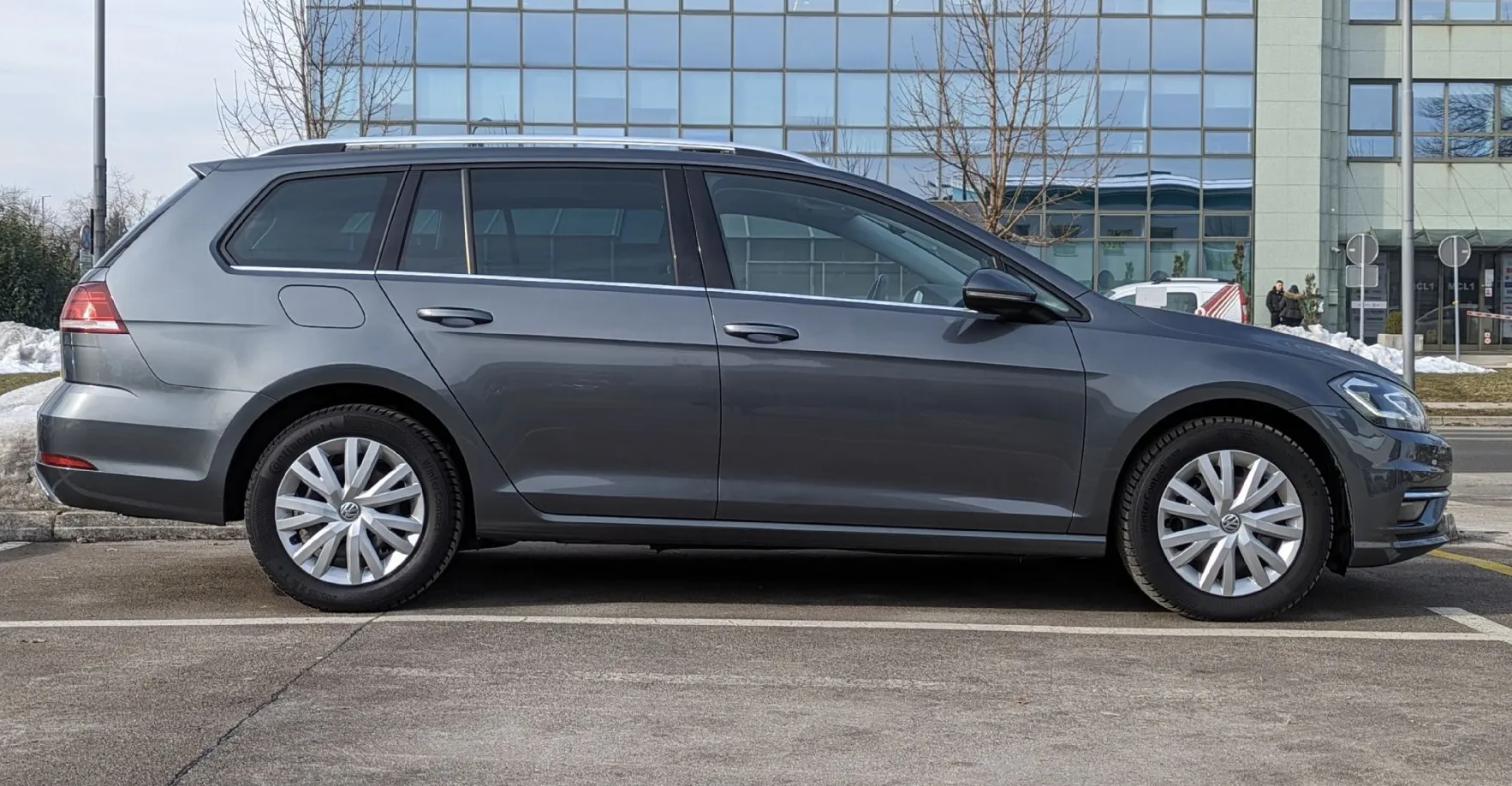 Zunanja slika - VW Golf - Variant 2.0 TDI Highline DSG. nove zimske pnevmatike - 8