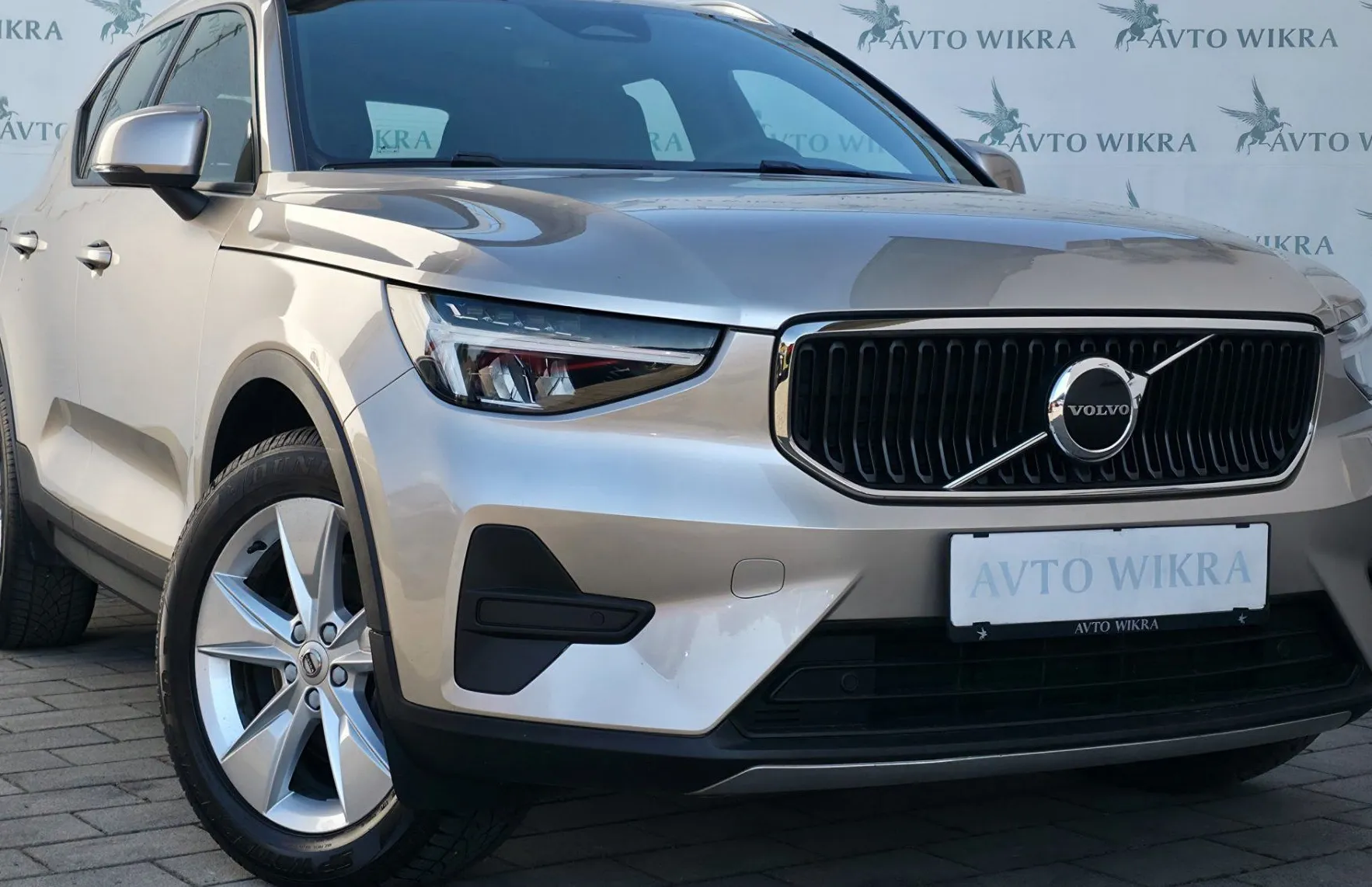 Zunanja slika - Volvo XC40 - B3P Core AT FULLED•TEMP•LANE•VIRTUAL•KEYLESS•17C• - 1