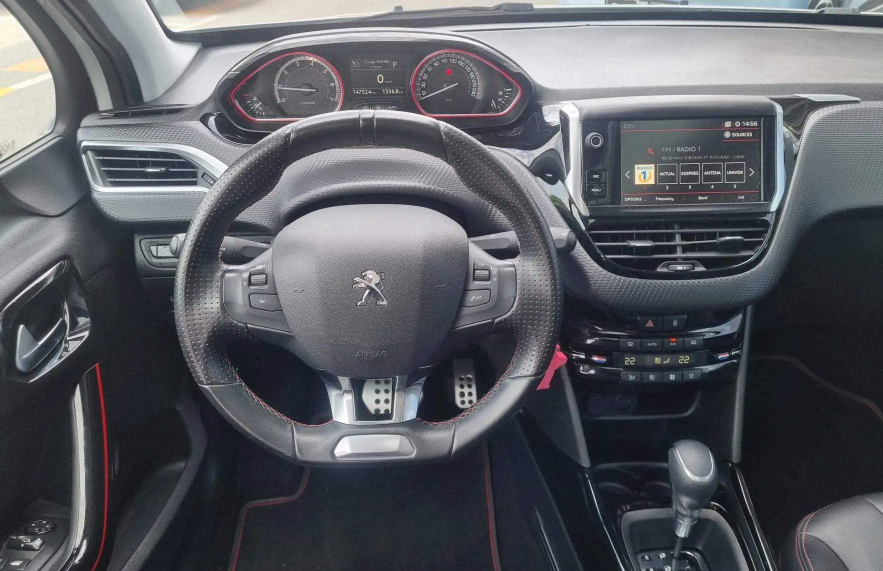 Zunanja slika - Peugeot 2008 - 1.2PT 110 GT Line AVTOMATIK + POTRJENA SERVISNA - 11