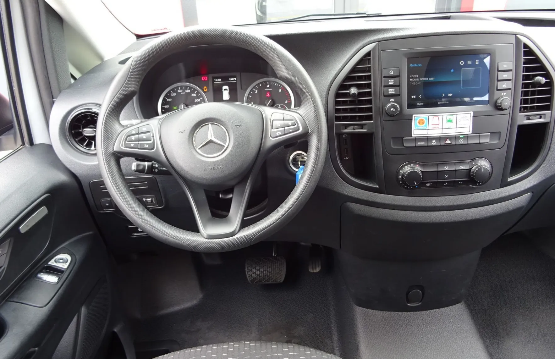 Zunanja slika - Mercedes-Benz Vito - 114 CDI - EXTRA DOLGI - 136 KM - VZRATNA KAMERA - - 11