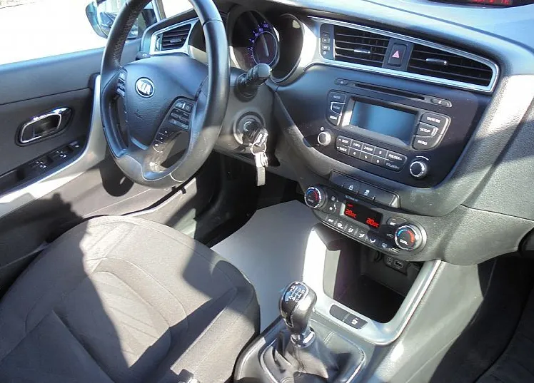 Zunanja slika - KIA Ceed - SW Benc. 1.6 GDi LX Champion - 10