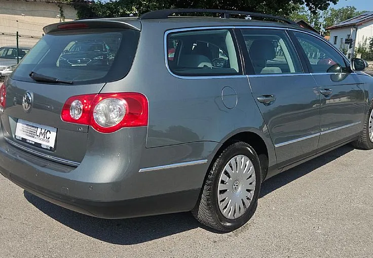 Zunanja slika - Volkswagen Passat - Variant 1.9 TDI 105ks  °TEMPOMAT° - 3