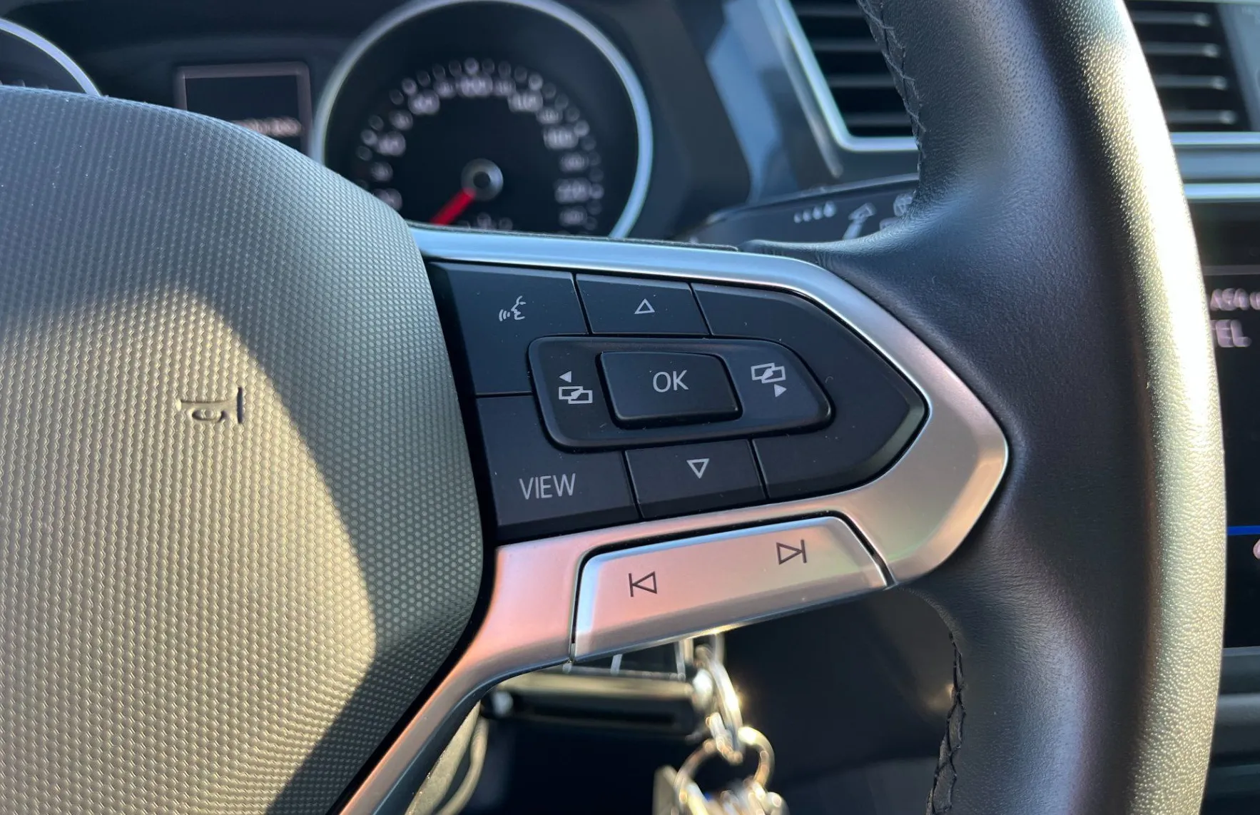 Zunanja slika - Volkswagen Tiguan - 2.0 TDI BMT Life - 16