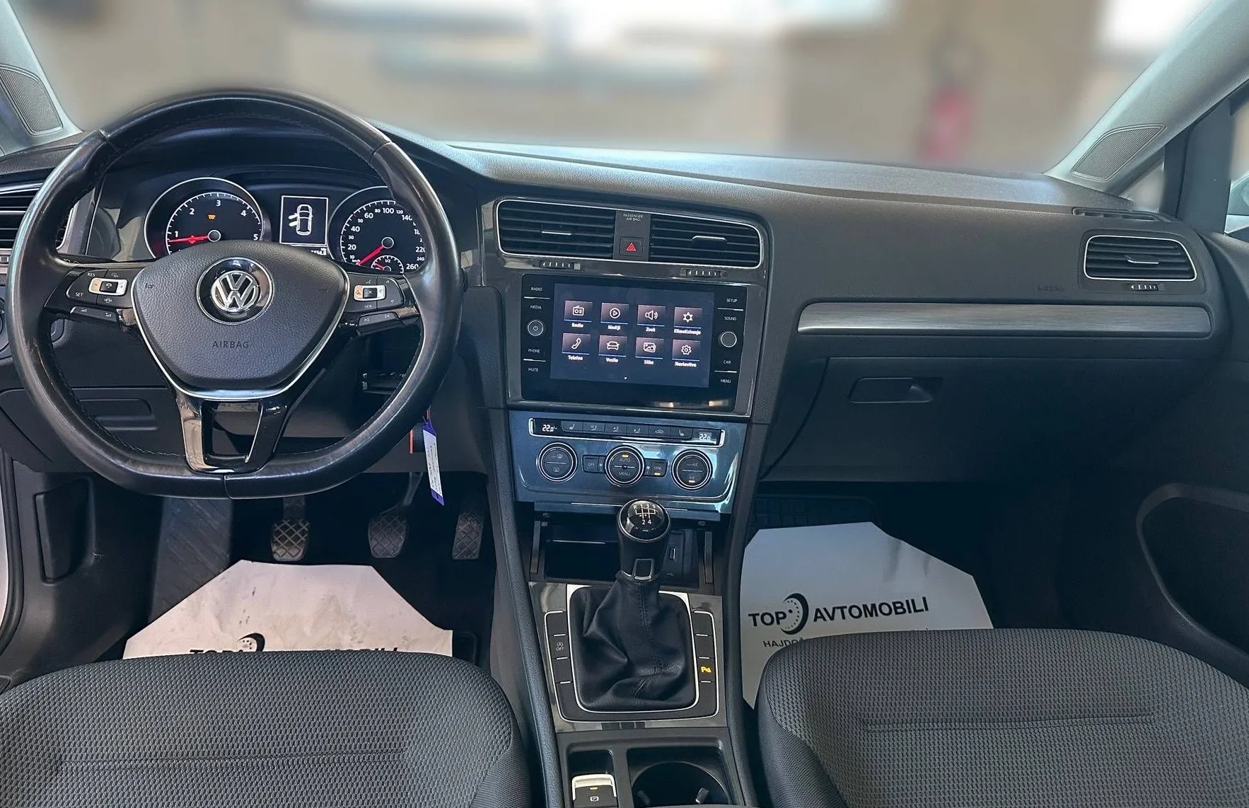 Zunanja slika - VW Golf - 1.6 TDI SLOVENSKI AKTIVNI TEMPOMAT GR.SEDEŽEV TOP - 20