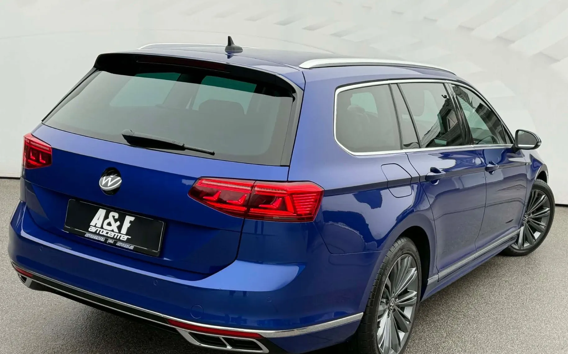 Zunanja slika - VW Passat - Variant 2.0 TDI-DSG-2X R LINE-LIZING ZA TUJCE-FUL LED- - 4