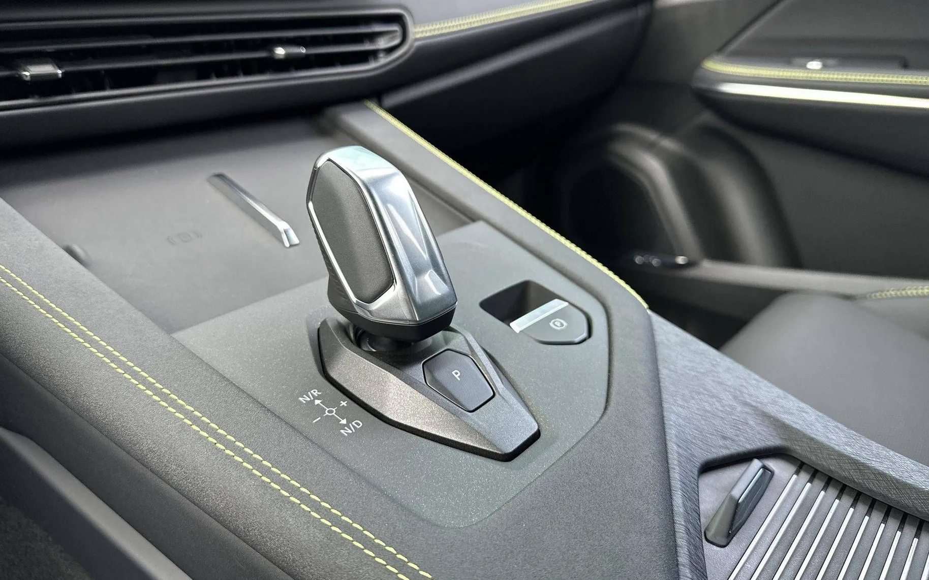 Zunanja slika - Lynk & Co 01 - More 2025 Priključni hibrid - 19