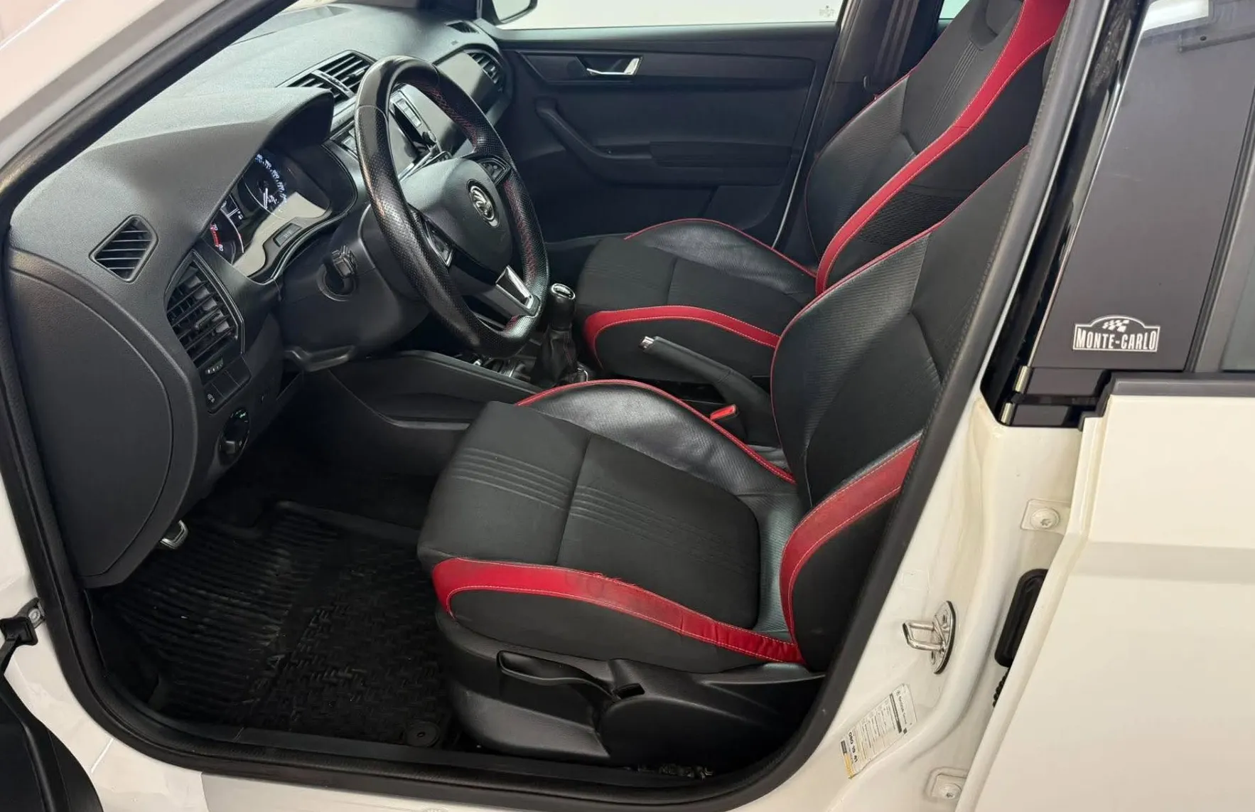 Zunanja slika - Škoda Fabia - 1.0 Tsi Monte Carlo+4xAlu.Slo.1.Lastnik - 13