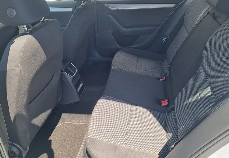 Zunanja slika - Škoda Octavia - Combi 1.6 TDI Ambition - 9