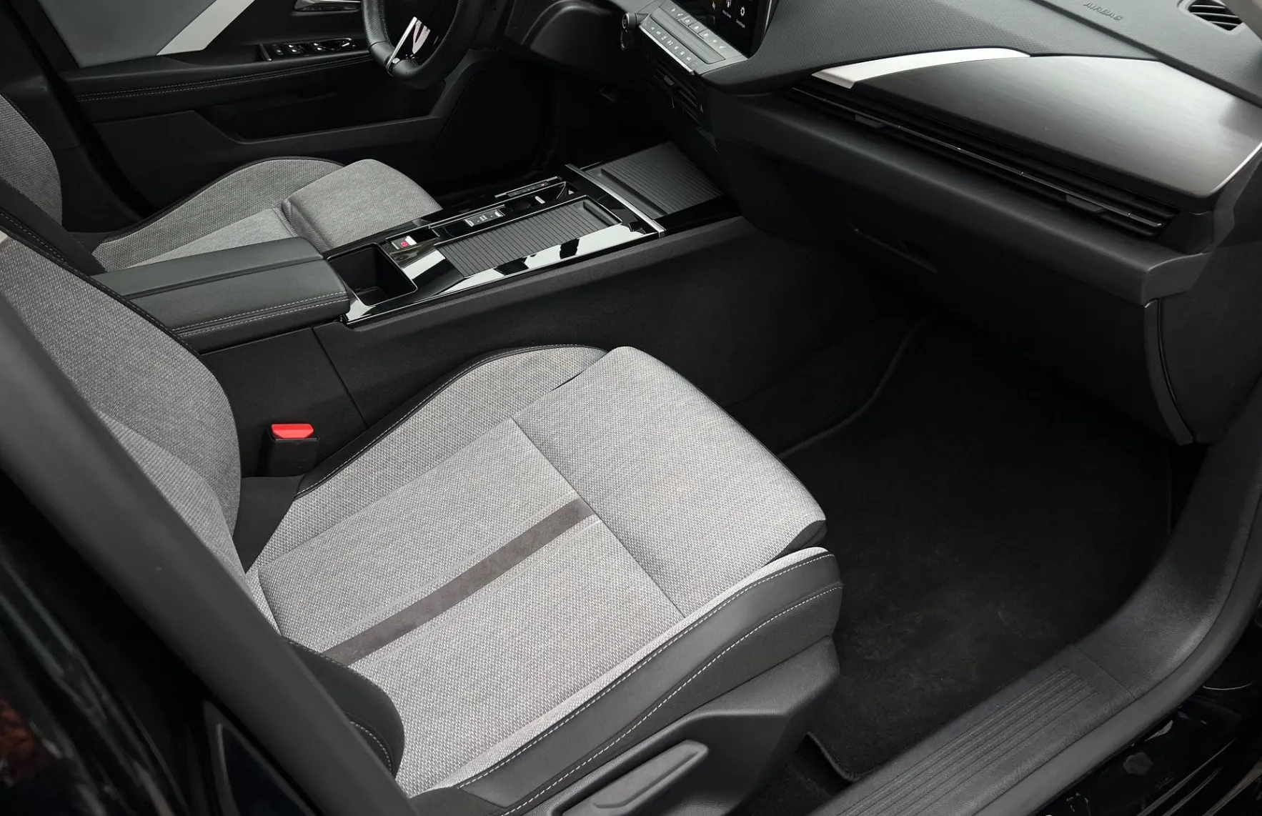 Zunanja slika - Opel Astra - Sports Tourer1.5 D od 1 lastnika 1 letna garancija - 11