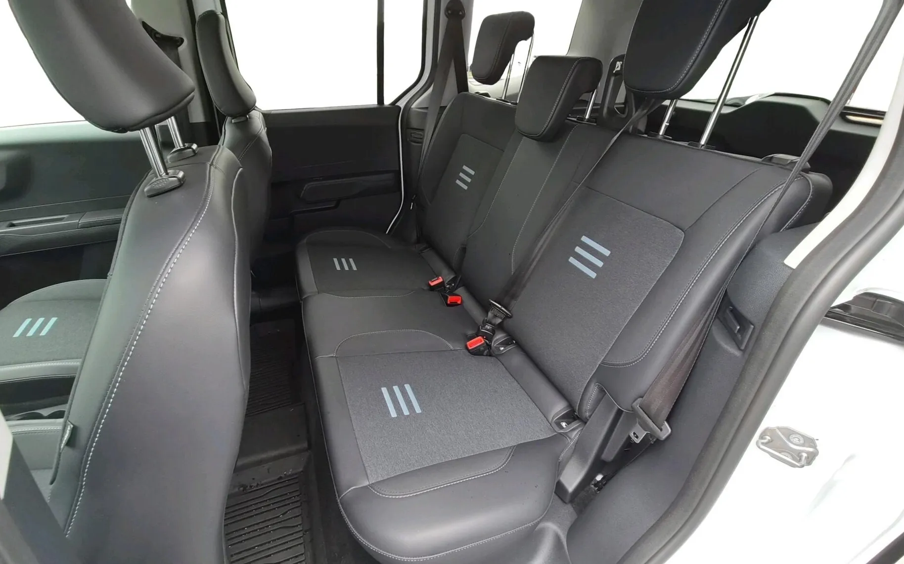 Zunanja slika - Ford Tourneo Courier - ACTIVE 1.0ECOBOOST AVT.7-SLO-RADAR-ZIM.PAKET-KAME - 6