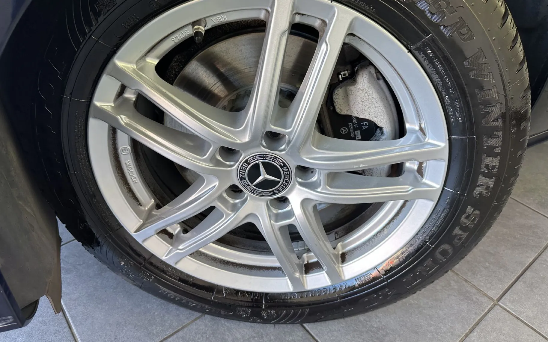 Zunanja slika - Mercedes-Benz E-Razred - AMG Line Avt. 220 AMG 4Matic.NEMŠKI.KAMERA.DIZEL - 4